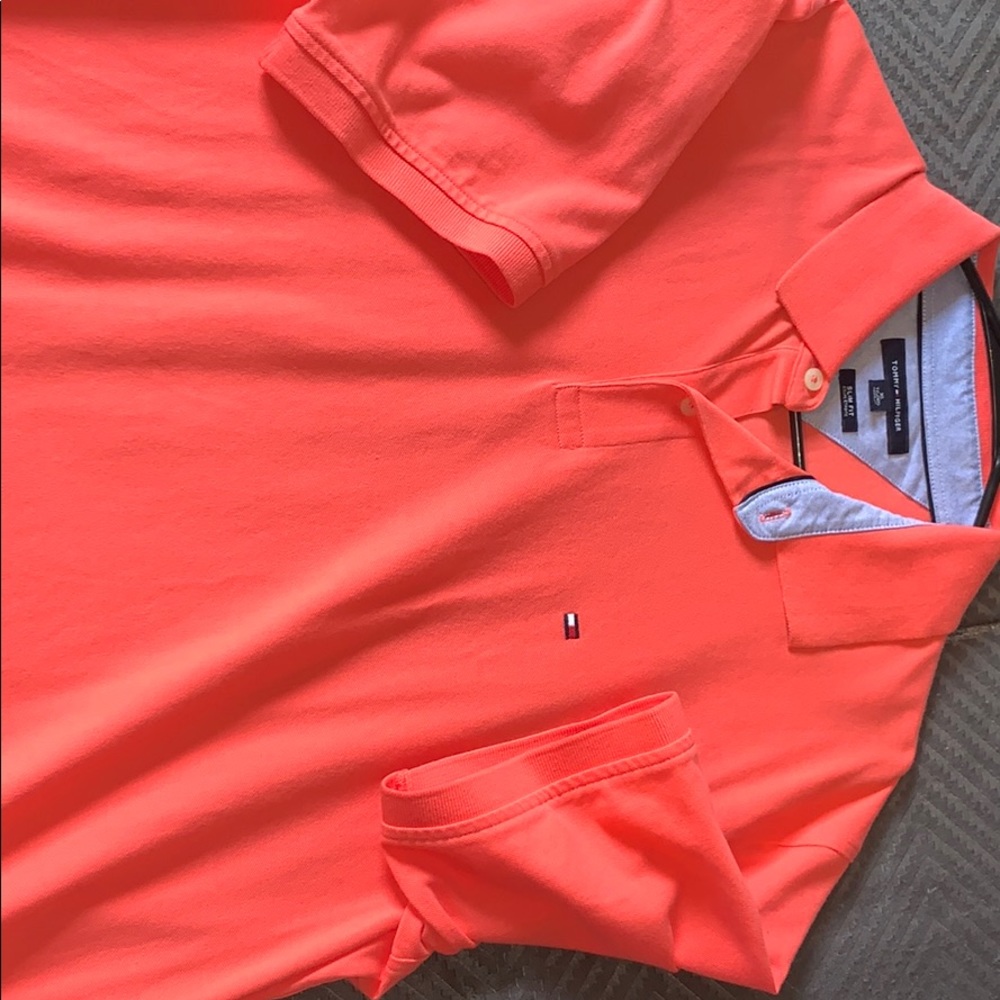 Salmon colored Tommy Hilfiger pollo